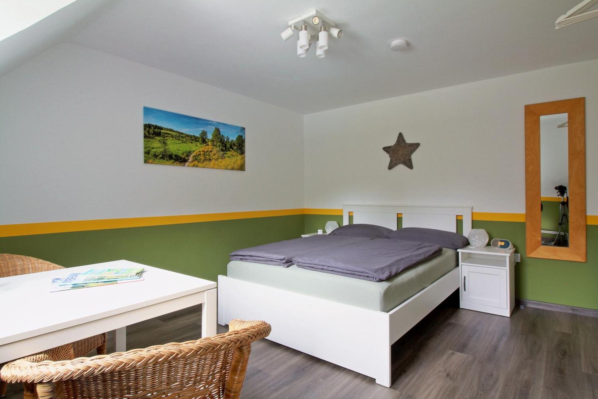 Toms Gaestehaus Schleiden Ruang foto