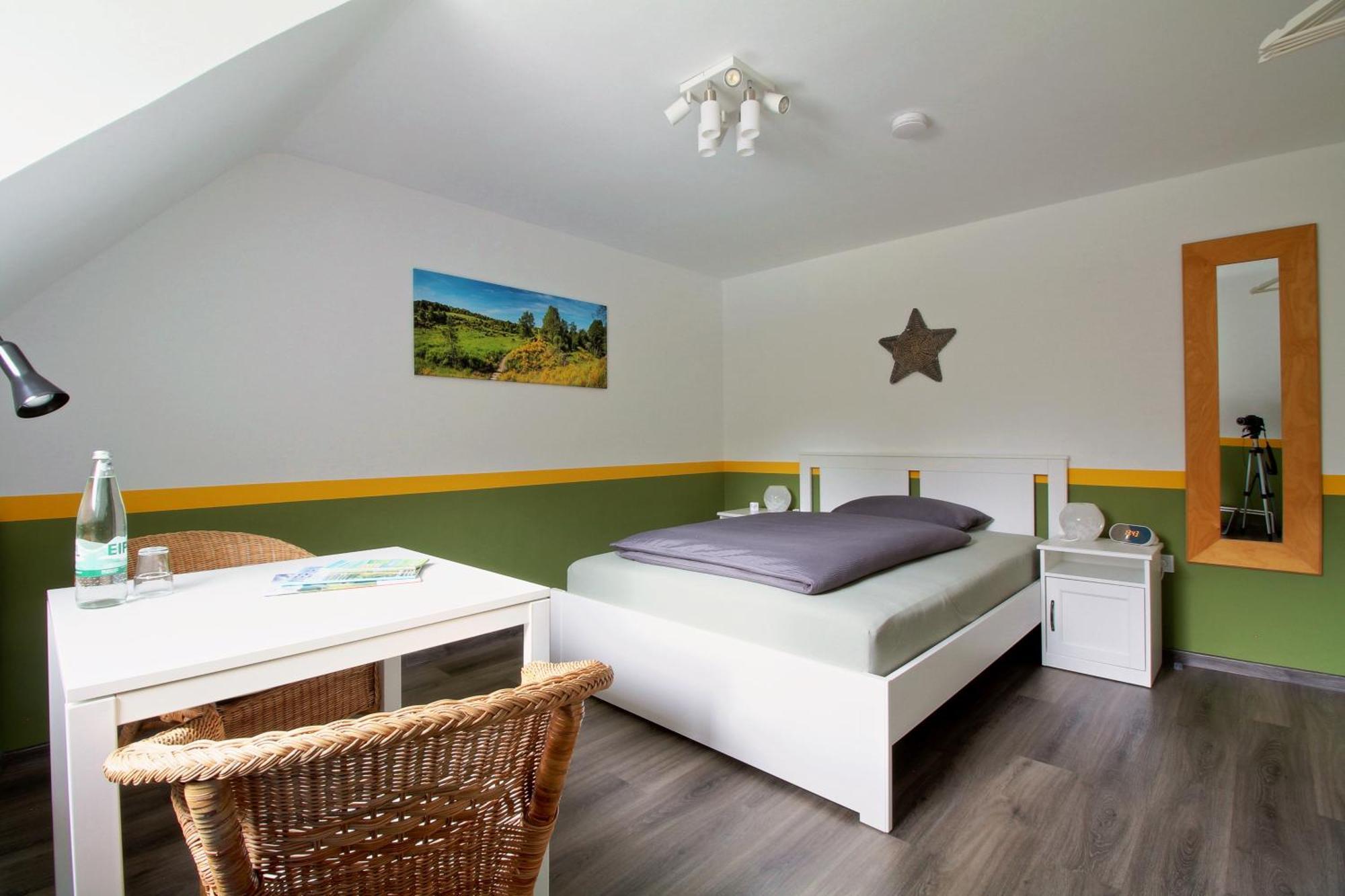 Toms Gaestehaus Schleiden Ruang foto